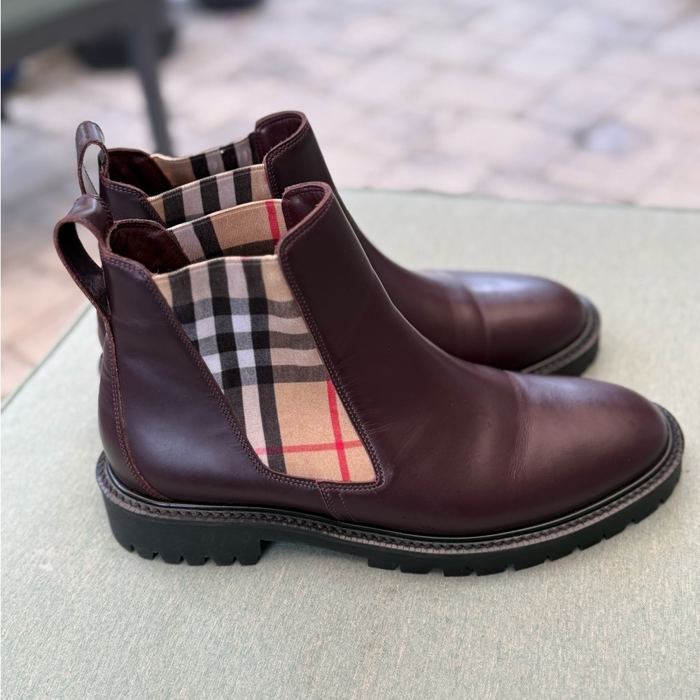 Burberry Brown and Cream Chelsea Boots